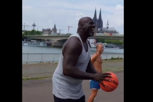 LOL Worlds 热门队伍-奥尼尔晒17中0视频：”暗黑诺维茨基“失准了 3年2.4亿谁签我