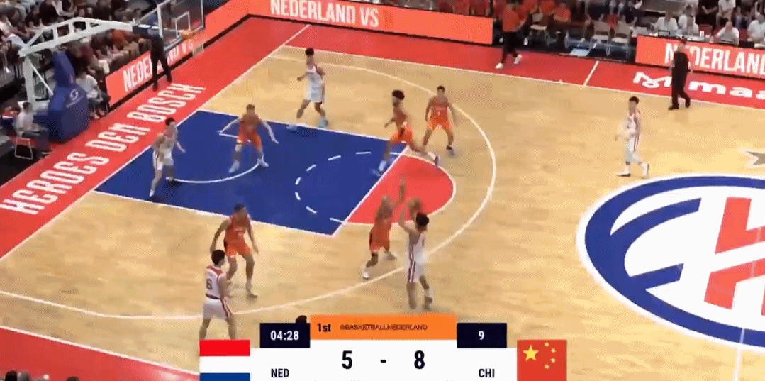 电竞实力对比-旅美小将王俊杰成亮点，首节命中两记三分，中国男篮领先5分