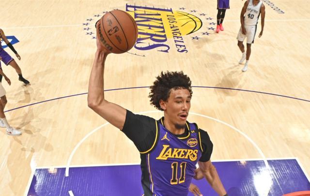 LOL Worlds 热门队伍-10胜0负+18胜3负！湖人24岁廉价中锋变冲冠利器