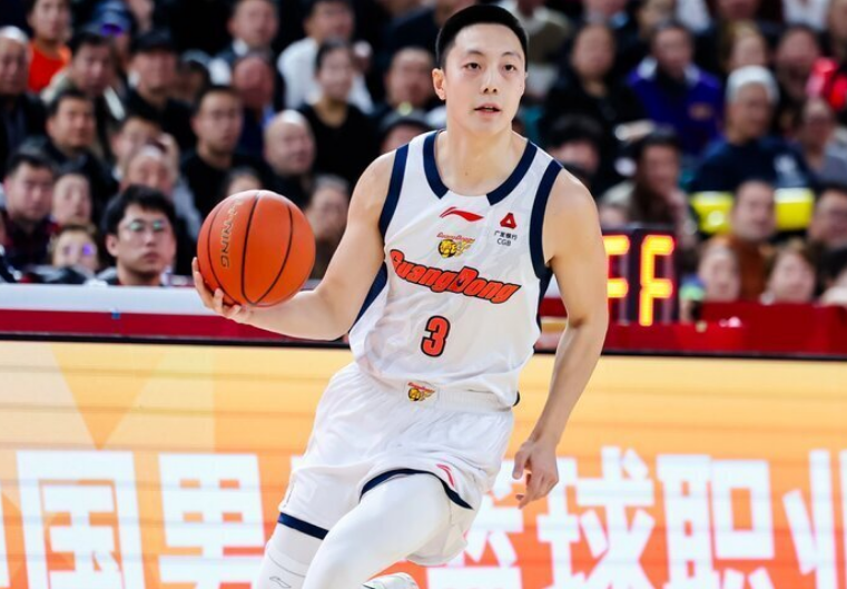 英雄联盟战队分析-广东大胜送四川17连败：胡明轩26分超朱芳雨 奎因36+11+6+6