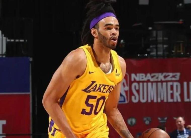 电竞实力对比-山东队新签内线外援，场均15+7；辽宁队新外援场均仅3.8分